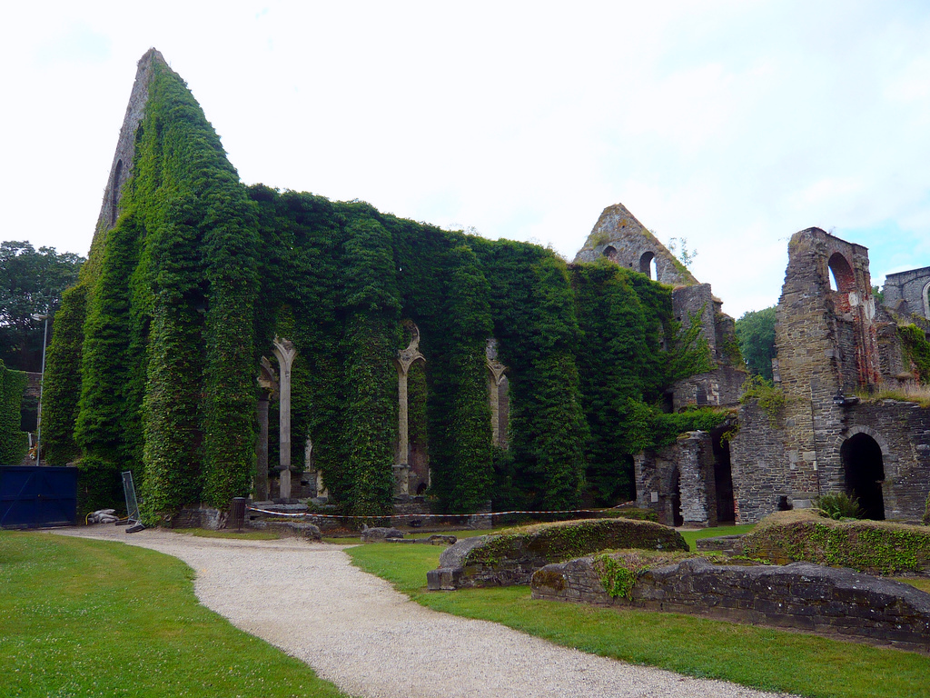 Abbaye de Villers la Ville. réfectoire