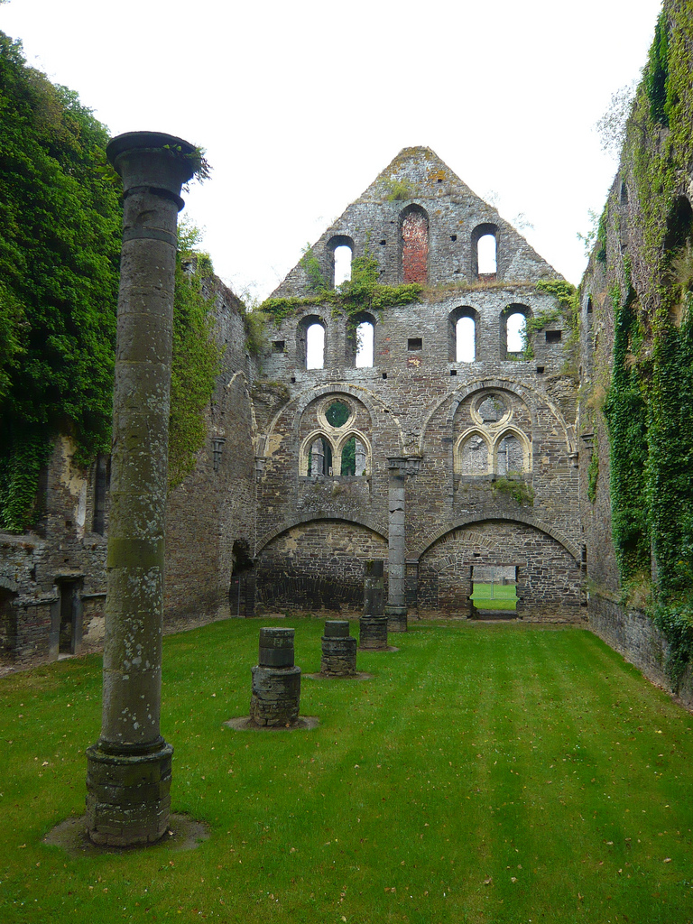 Abbaye de Villers la Ville. réfectoire