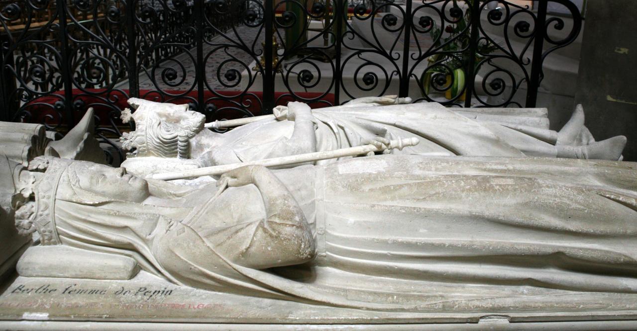 Basilique Saint-Denis Gisant de Pépin le Bref et Bertrade de Laon