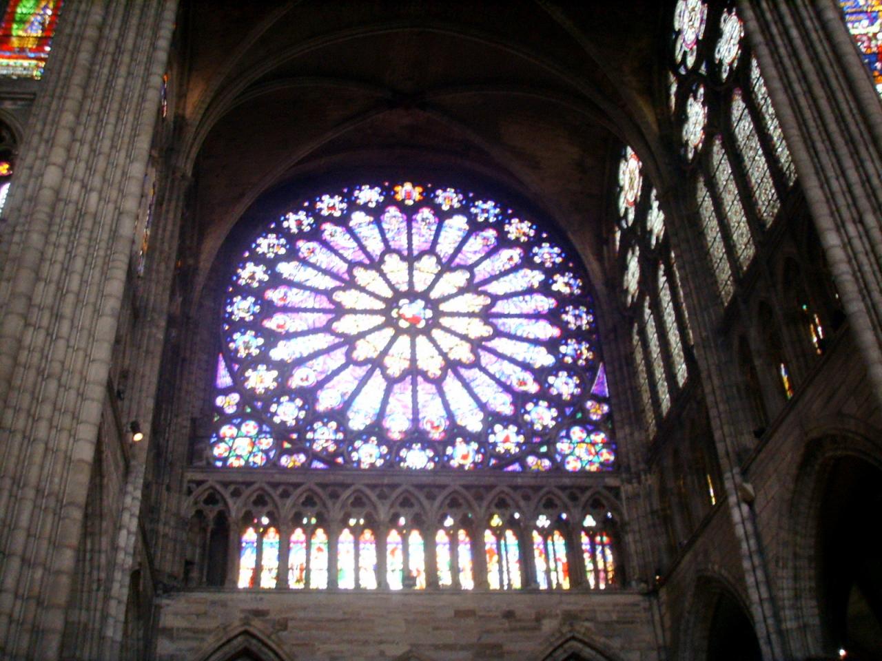 Basilique Saint Denis, Les vitraux (1)