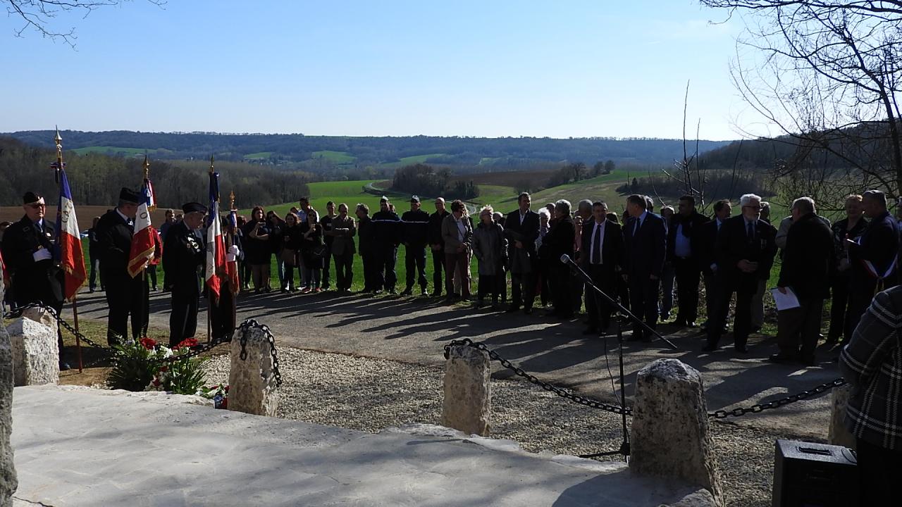 Commémoration au monument des aviateurs à Ostel 25032017 (11)
