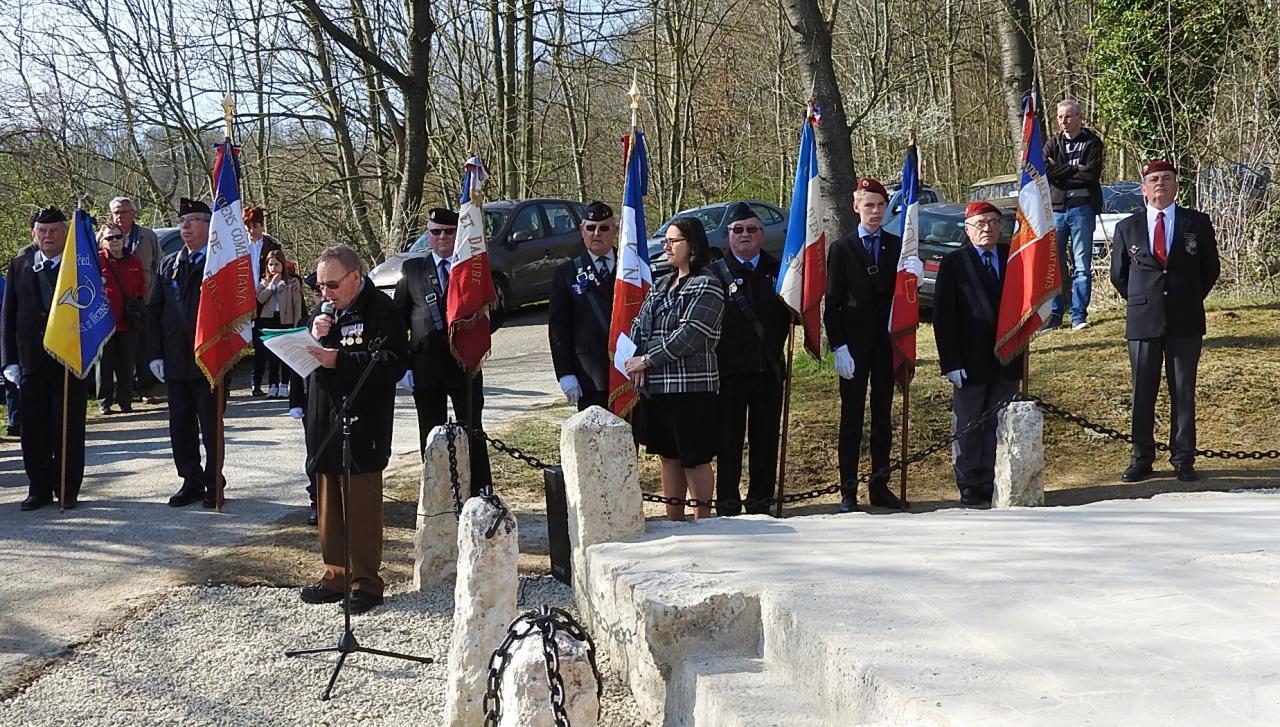Commémoration au monument des aviateurs à Ostel 25032017 (16)