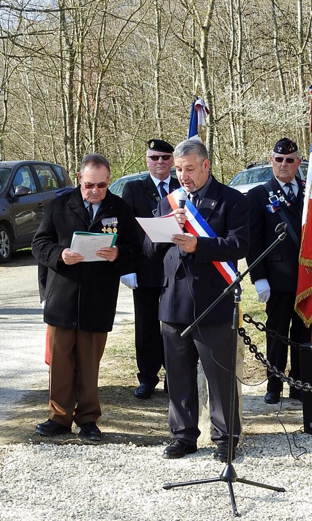 Commémoration au monument des aviateurs à Ostel 25032017 (17)