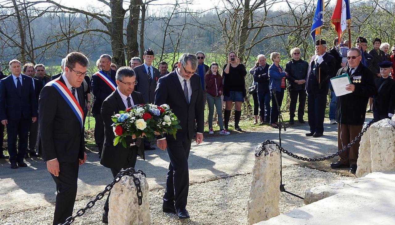 Commémoration au monument des aviateurs à Ostel 25032017 (26)