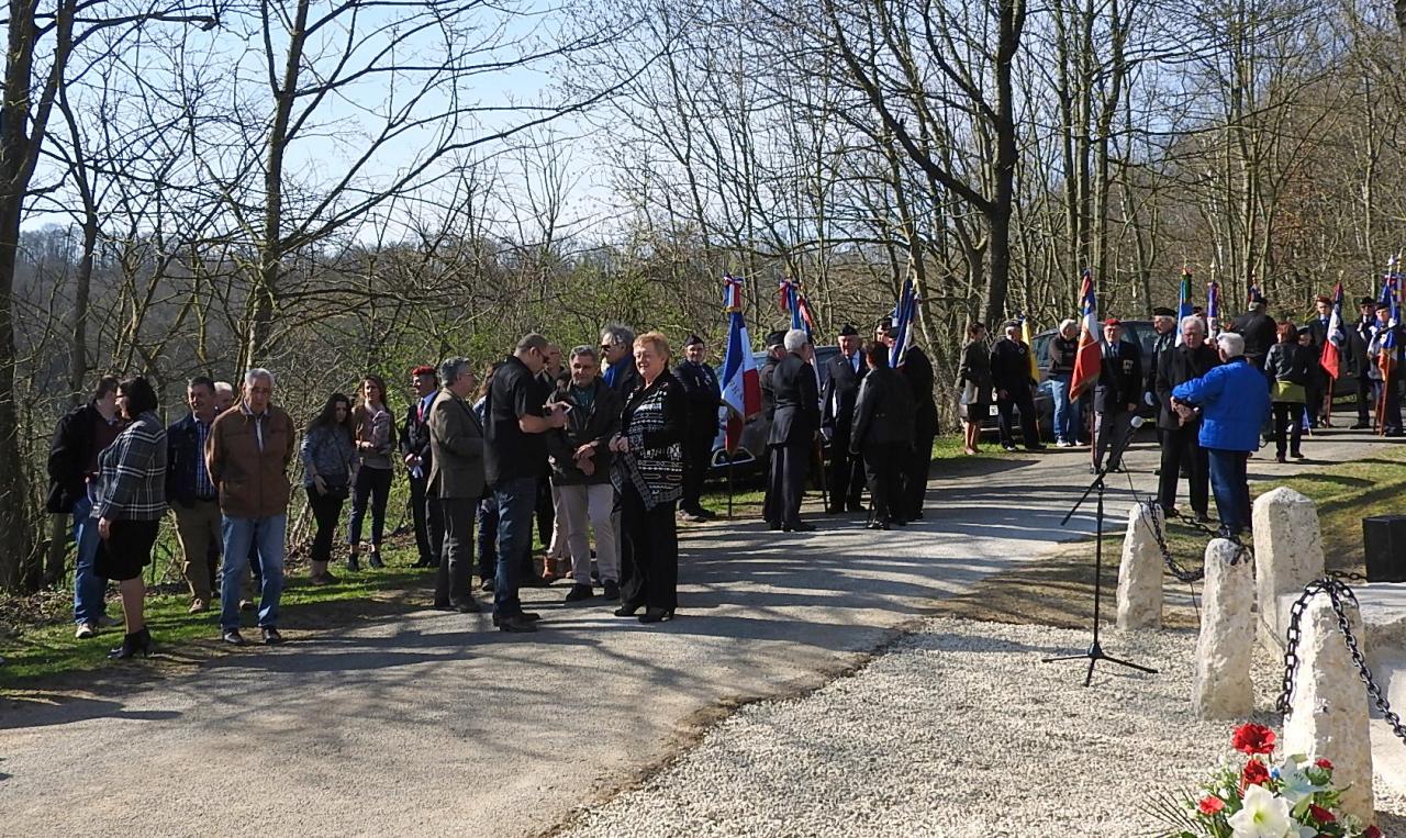 Commémoration au monument des aviateurs à Ostel 25032017 (3)