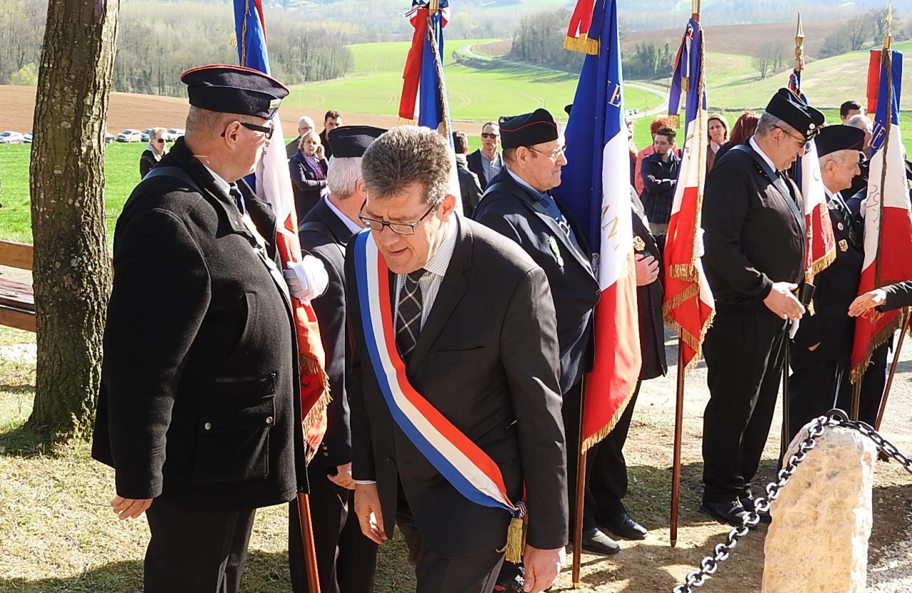 Commémoration au monument des aviateurs à Ostel 25032017 (32)