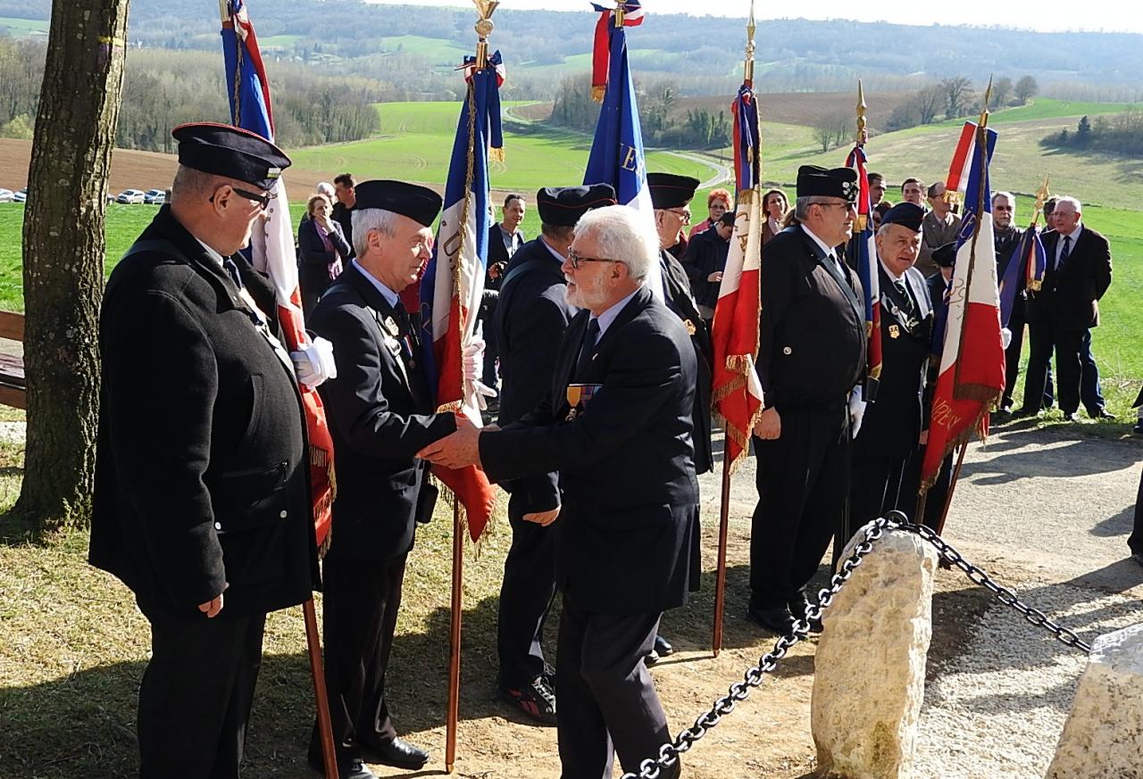 Commémoration au monument des aviateurs à Ostel 25032017 (35)