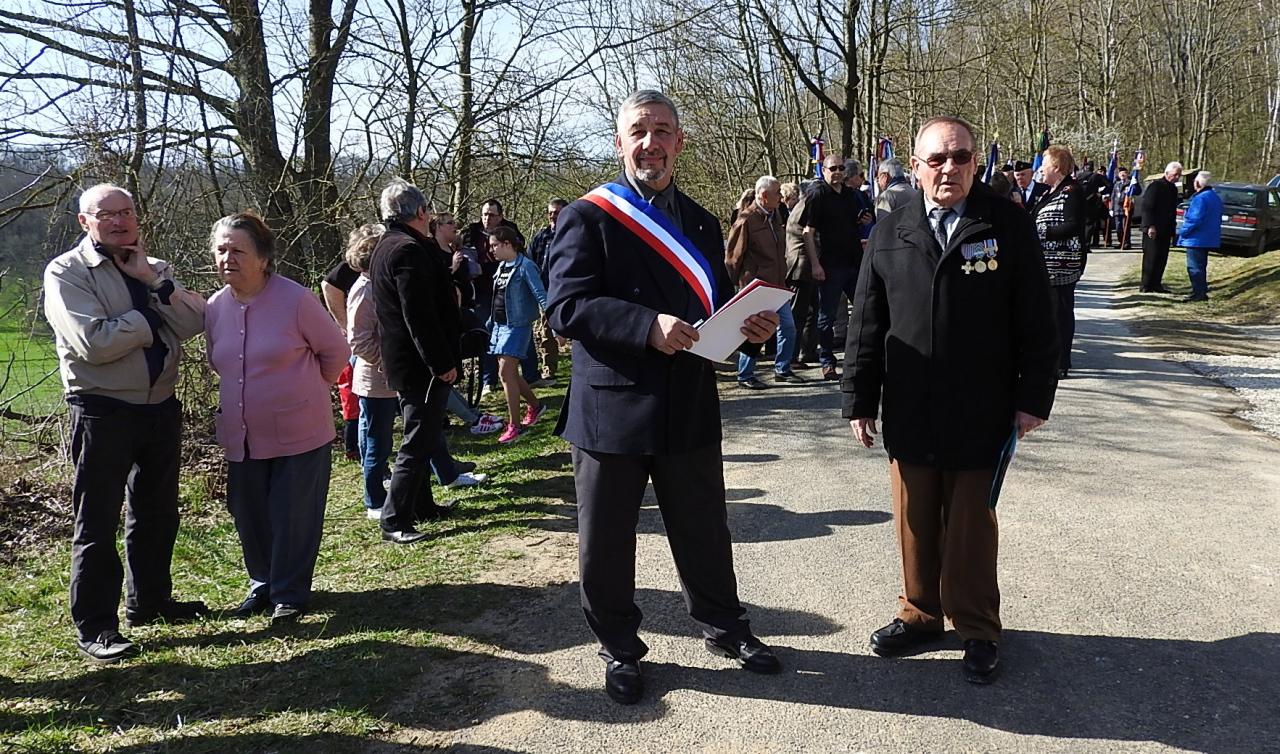 Commémoration au monument des aviateurs à Ostel 25032017 (4)