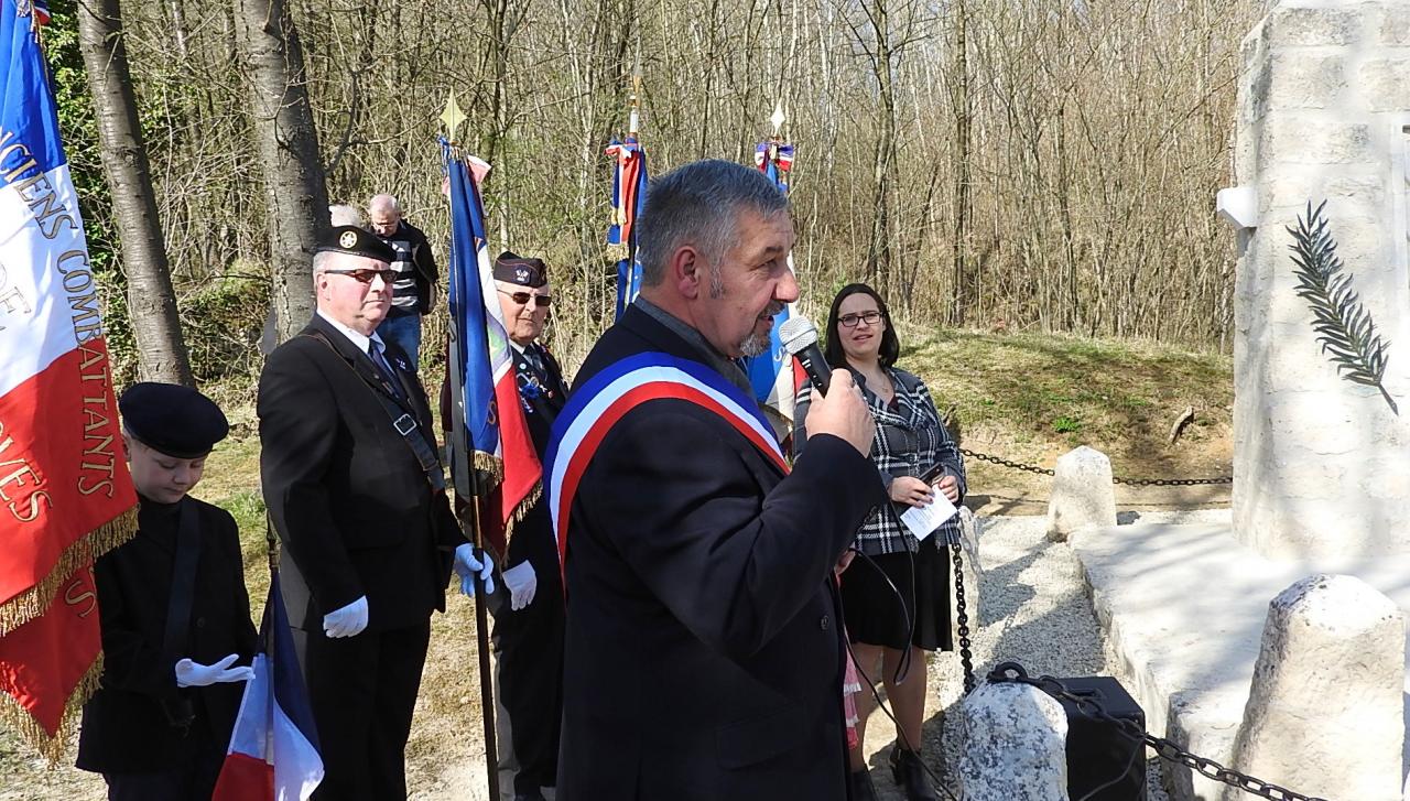 Commémoration au monument des aviateurs à Ostel 25032017 (44)