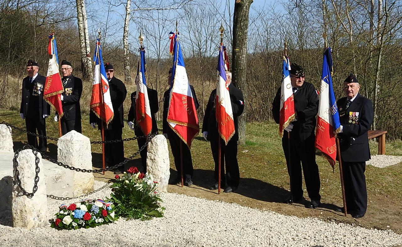 Commémoration au monument des aviateurs à Ostel 25032017 (5)