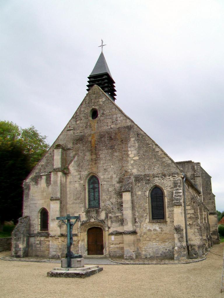 Crépy-en-Valois  Façade orientale de l'église du hameau de Bouillant