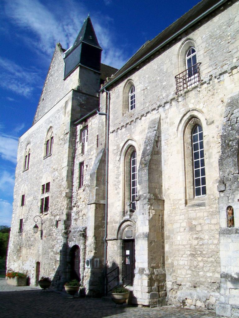 Crépy-en-Valois  Façade orientale du Château