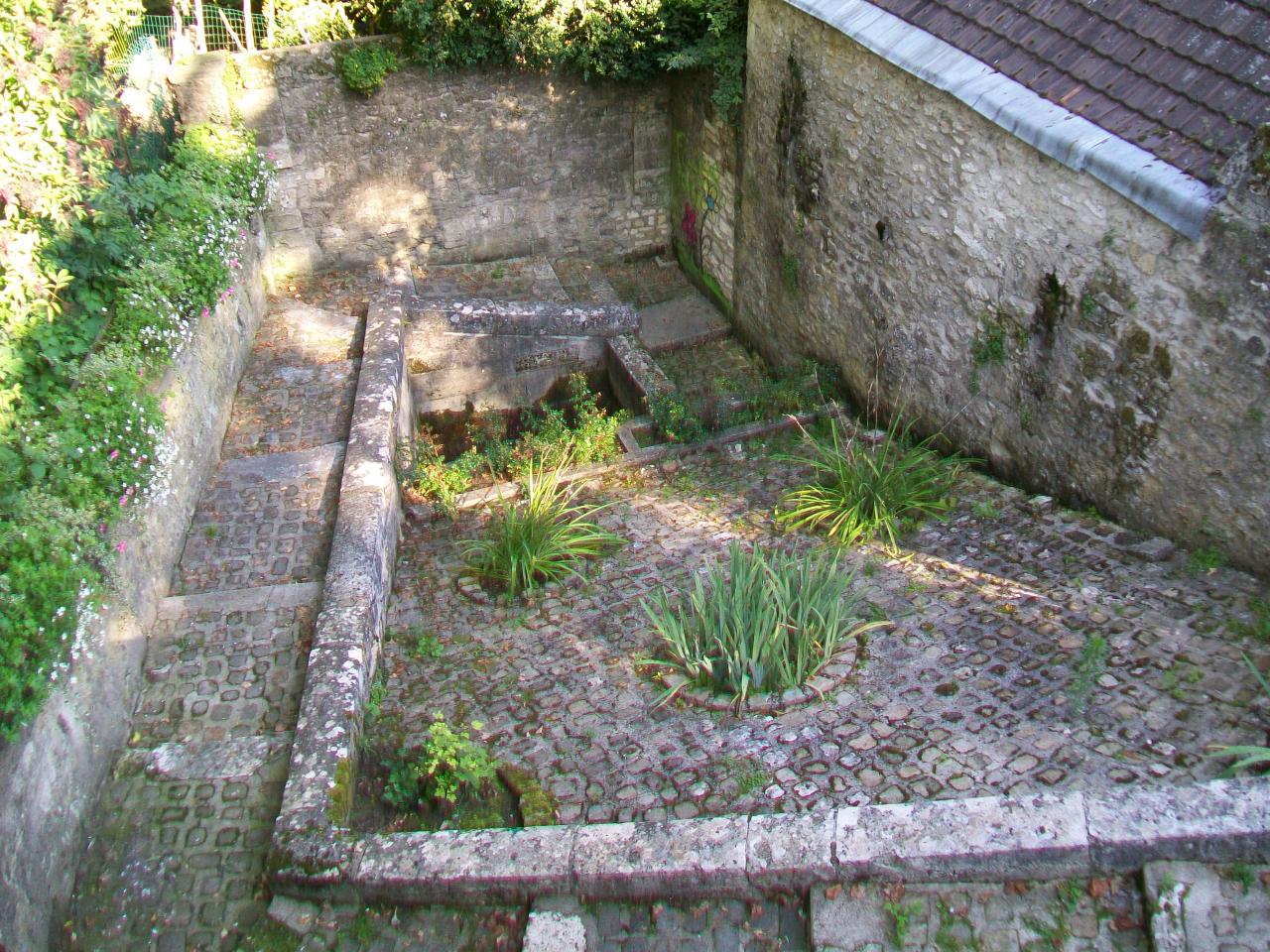 Crépy-en-Valois fontaine Sainte-Agathe