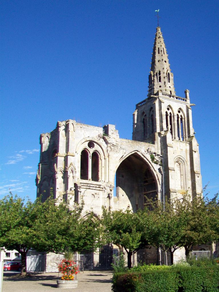 Crépy-en-Valois  ruines de la collégiale Saint-Thomas (2)