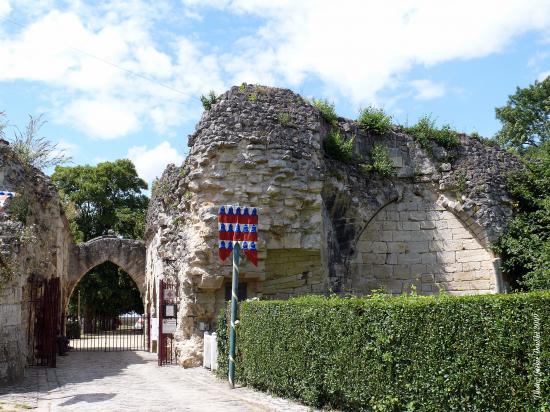 Château fort de Coucy le Château Aufrique