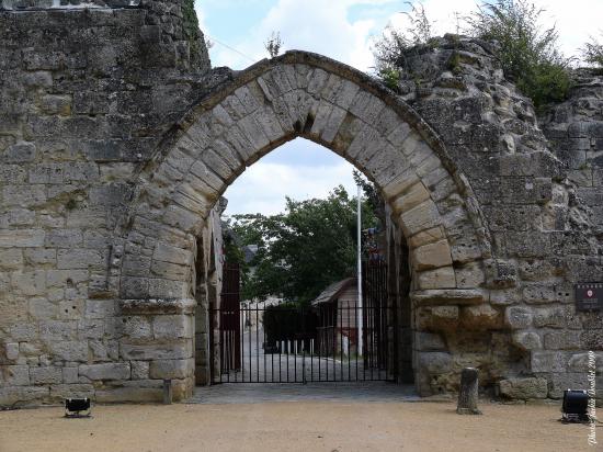 Château fort de Coucy le Château Aufrique