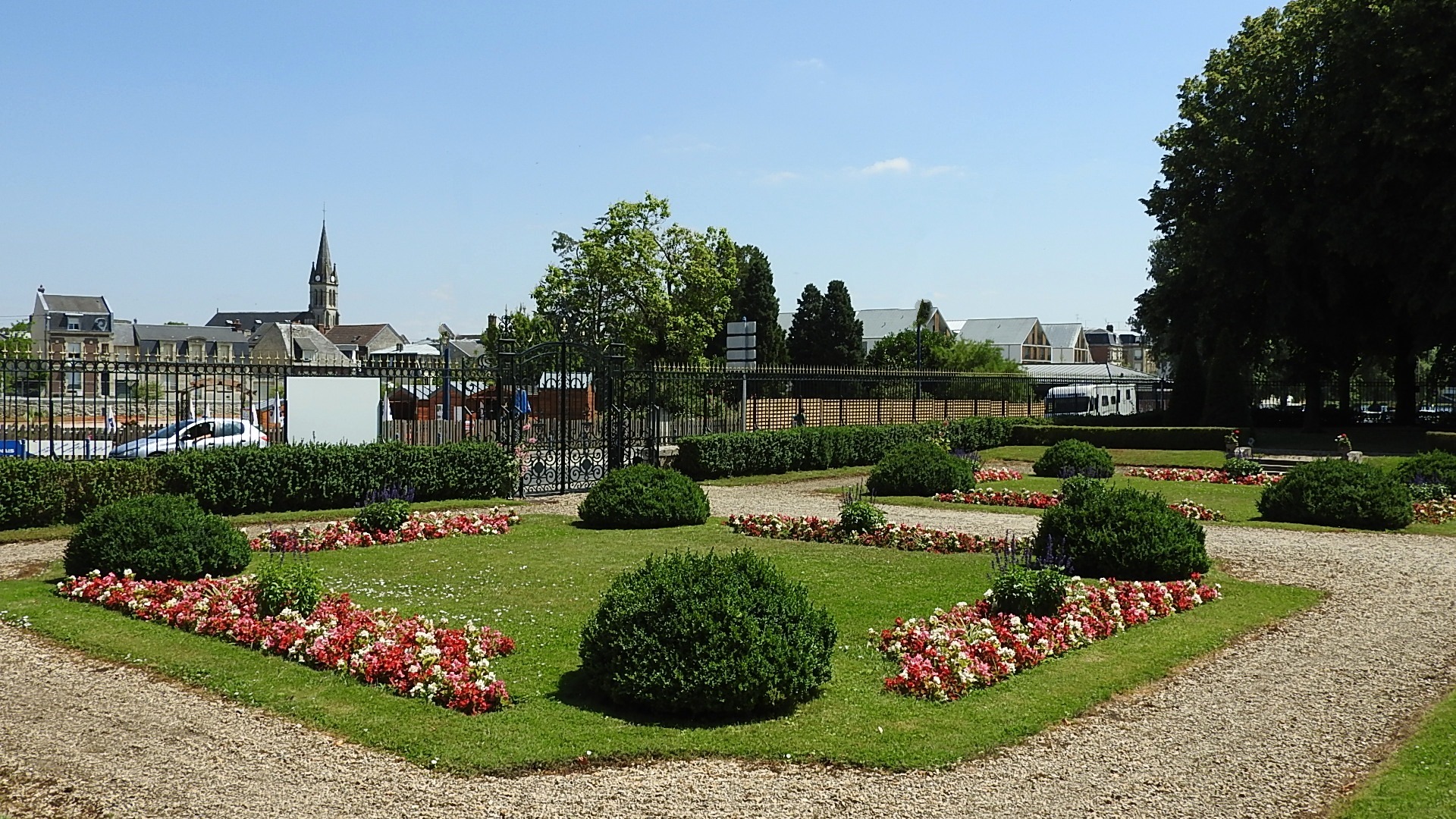 Jardin hotel de ville Soissons (10)