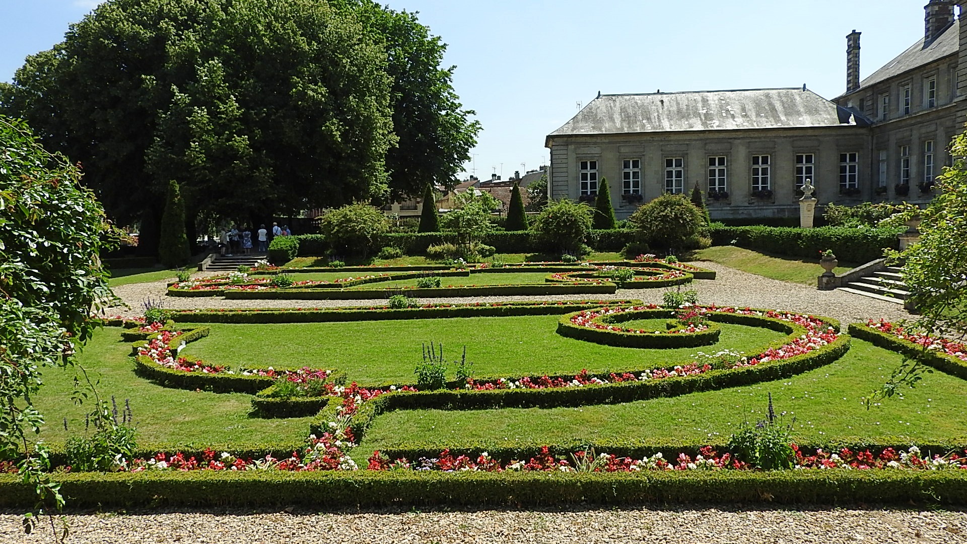 Jardin hotel de ville Soissons (17)