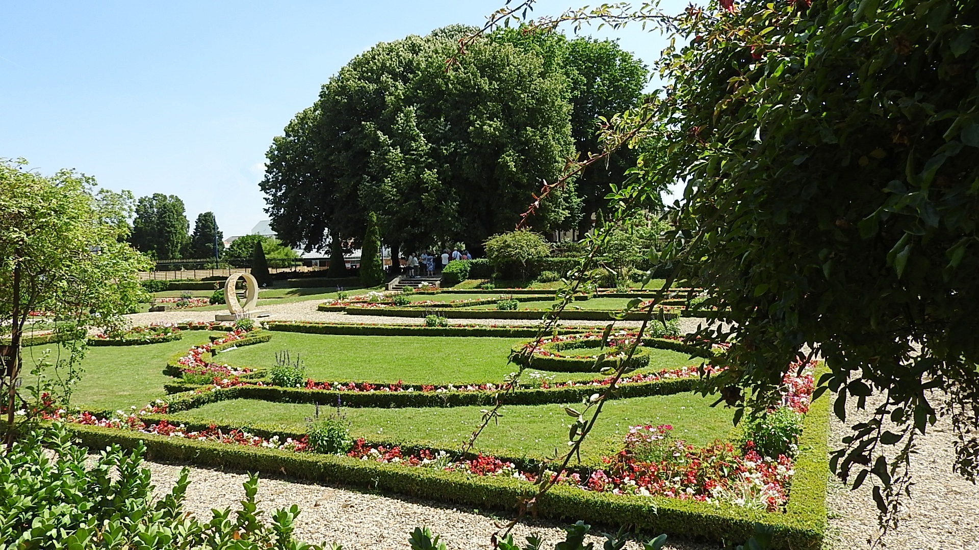 Jardin hotel de ville Soissons (18)