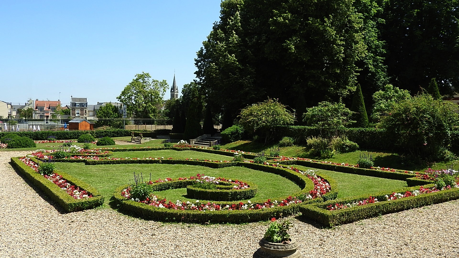 Jardin hotel de ville Soissons (23)
