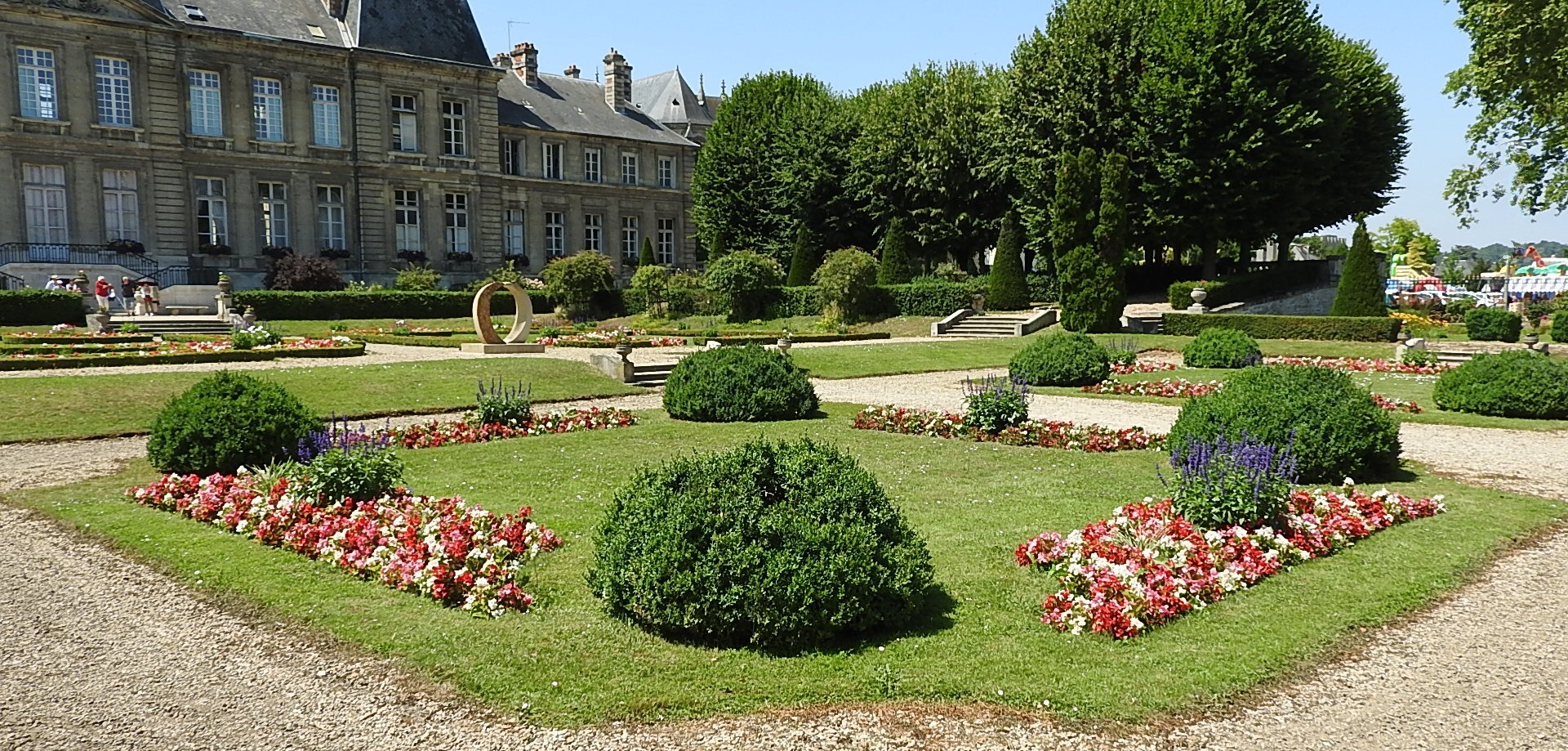 Jardin hotel de ville Soissons (4)