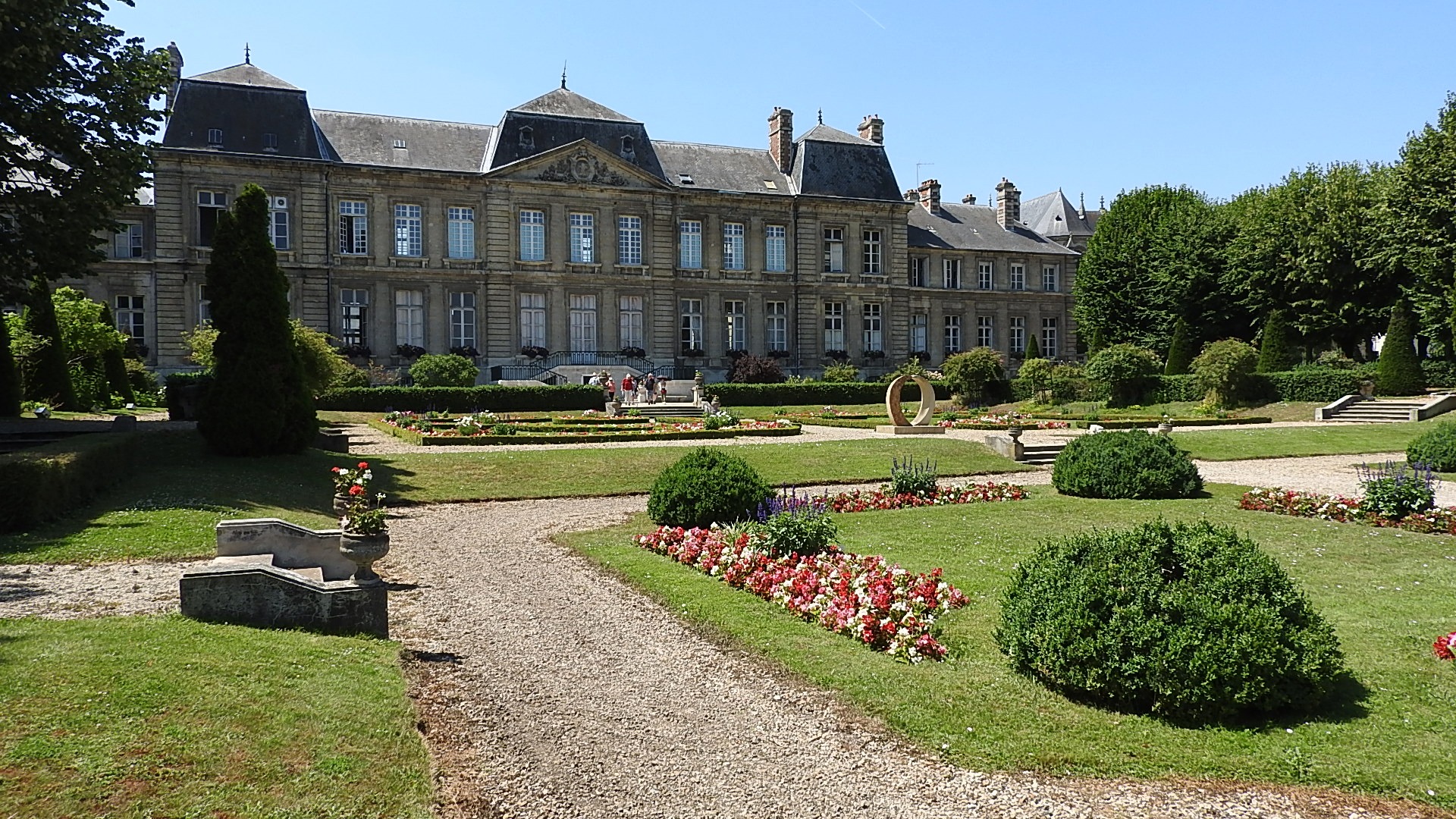 Jardin hotel de ville Soissons (5)