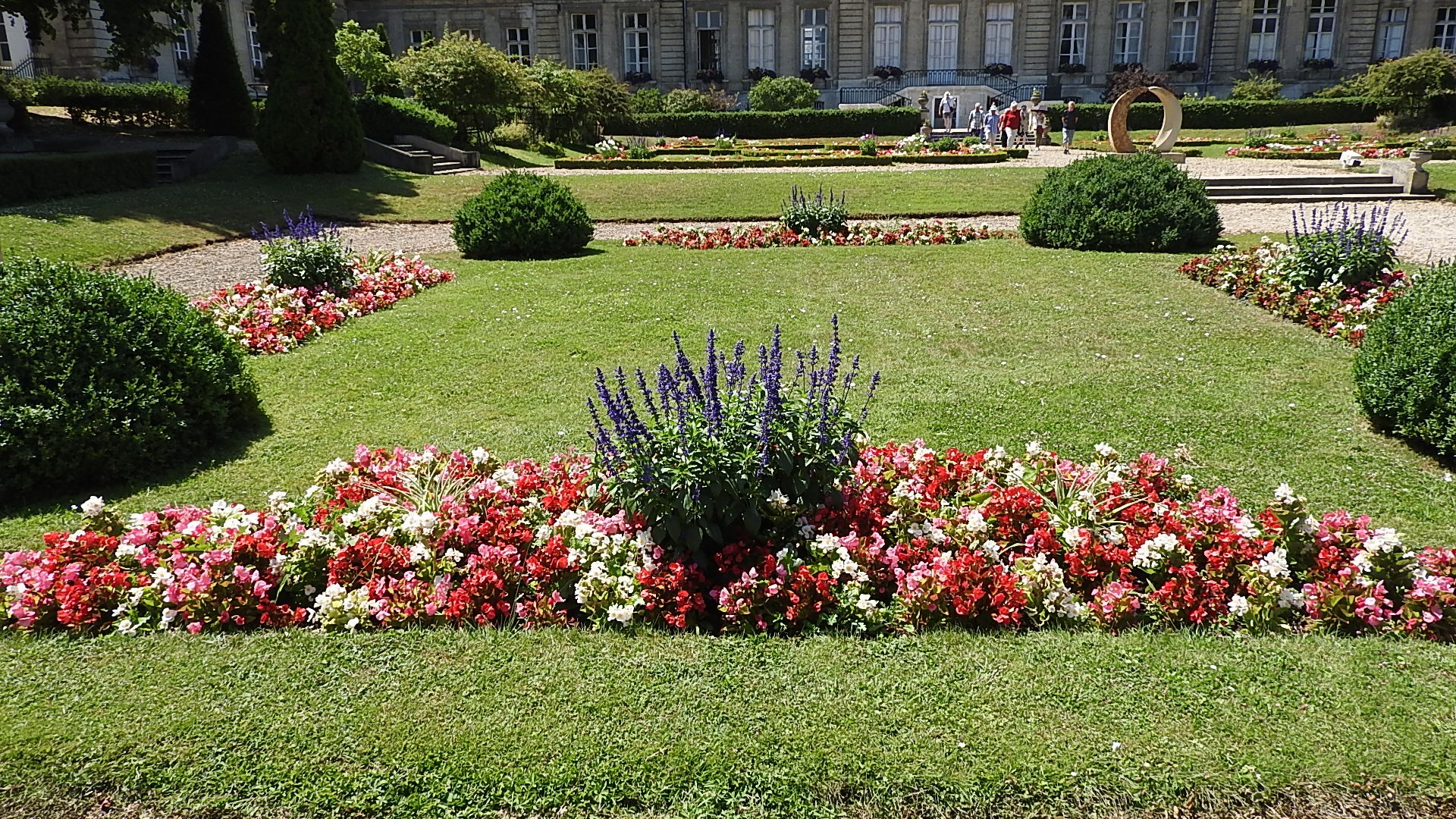 Jardin hotel de ville Soissons (6)