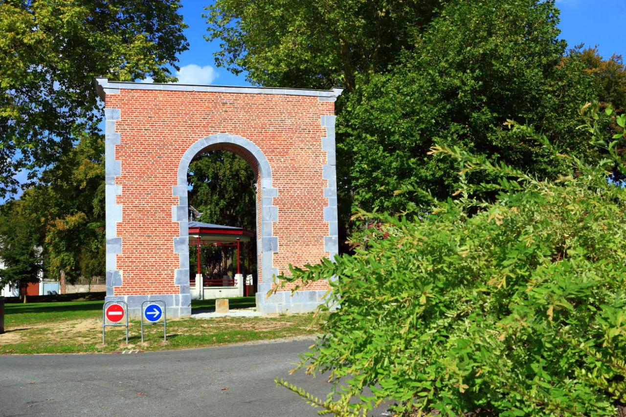 l'arc de triomphe (place verte)