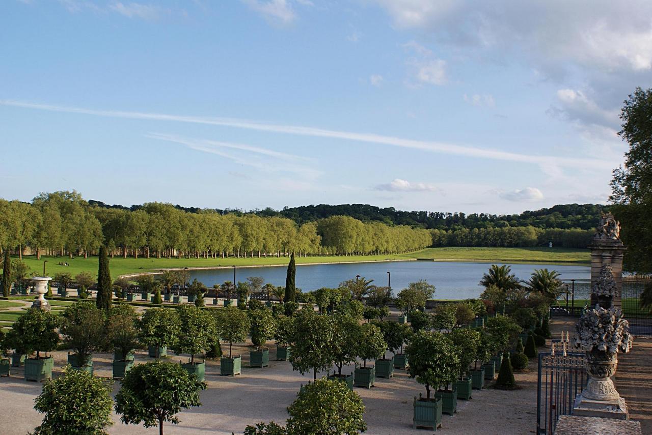 La pièce d'eau des Suisses depuis l'orangerie