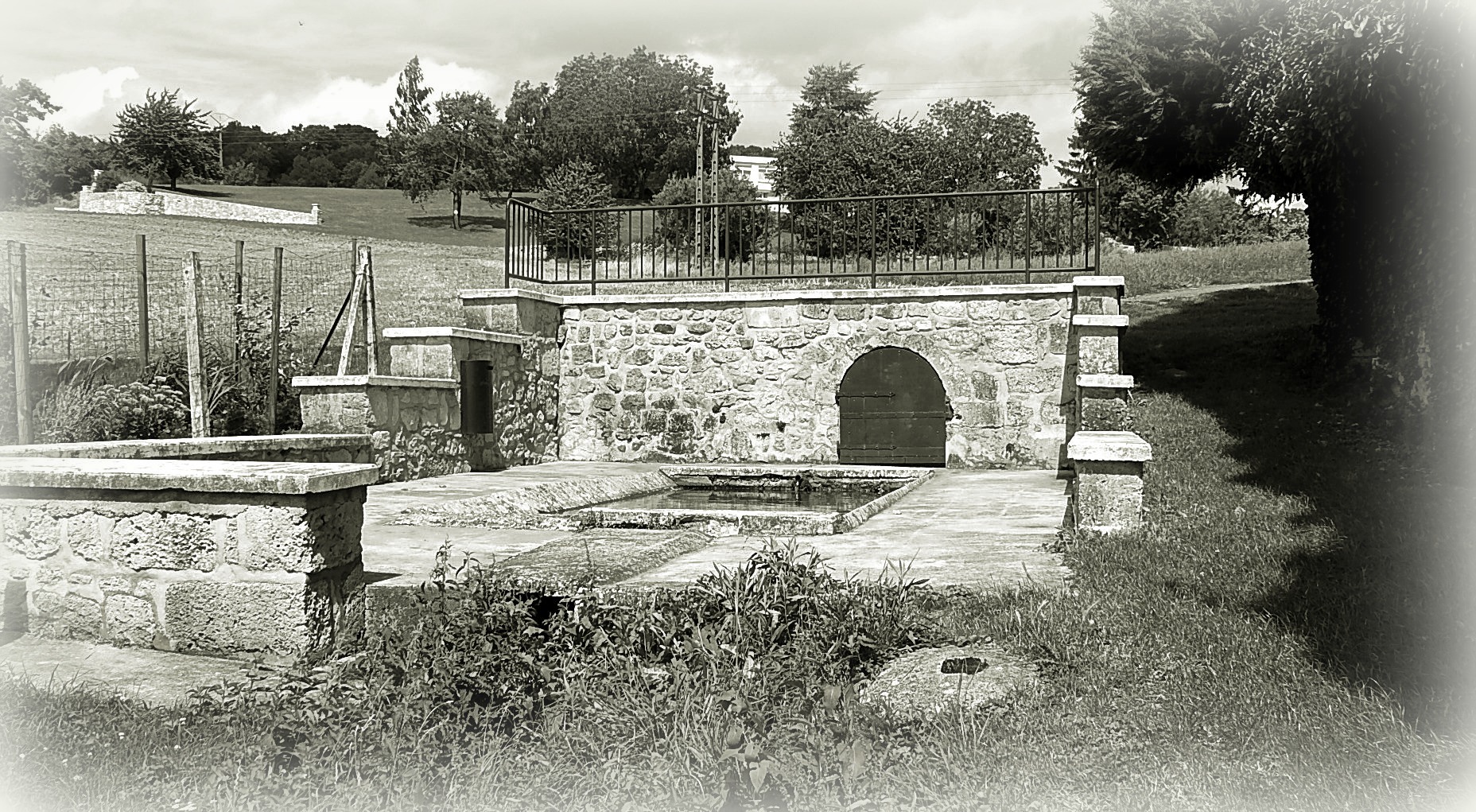 lavoir de la fontaine des comtes (1)