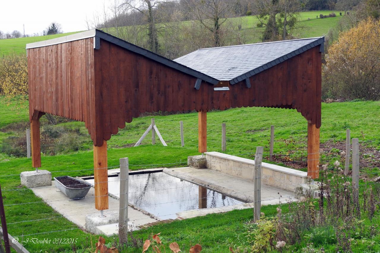 Lavoir des caillets couvert Bucy 03122015