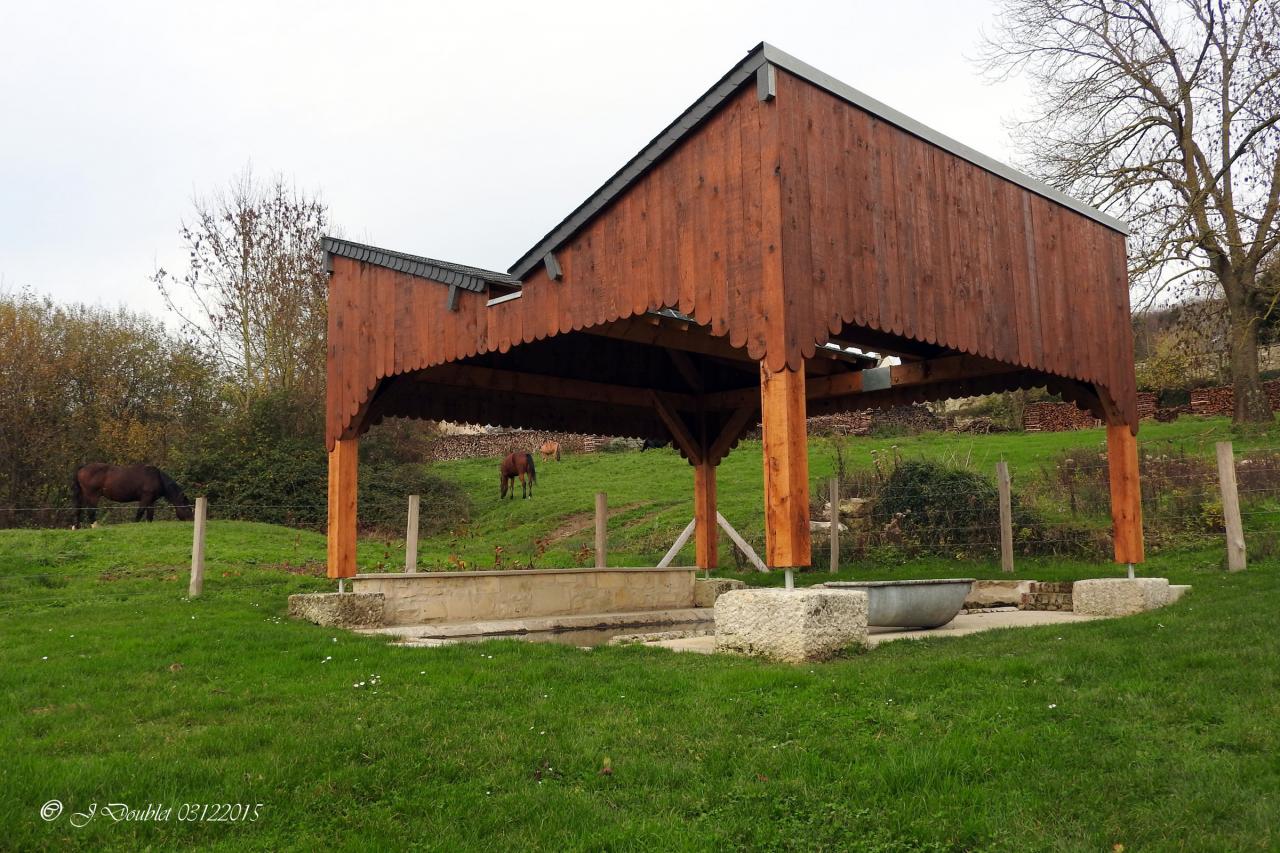 Lavoir des caillets couvert Bucy 03122015