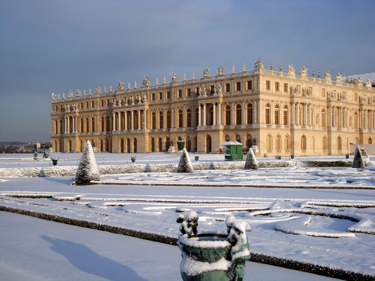 Le château de Versailles sous la neige