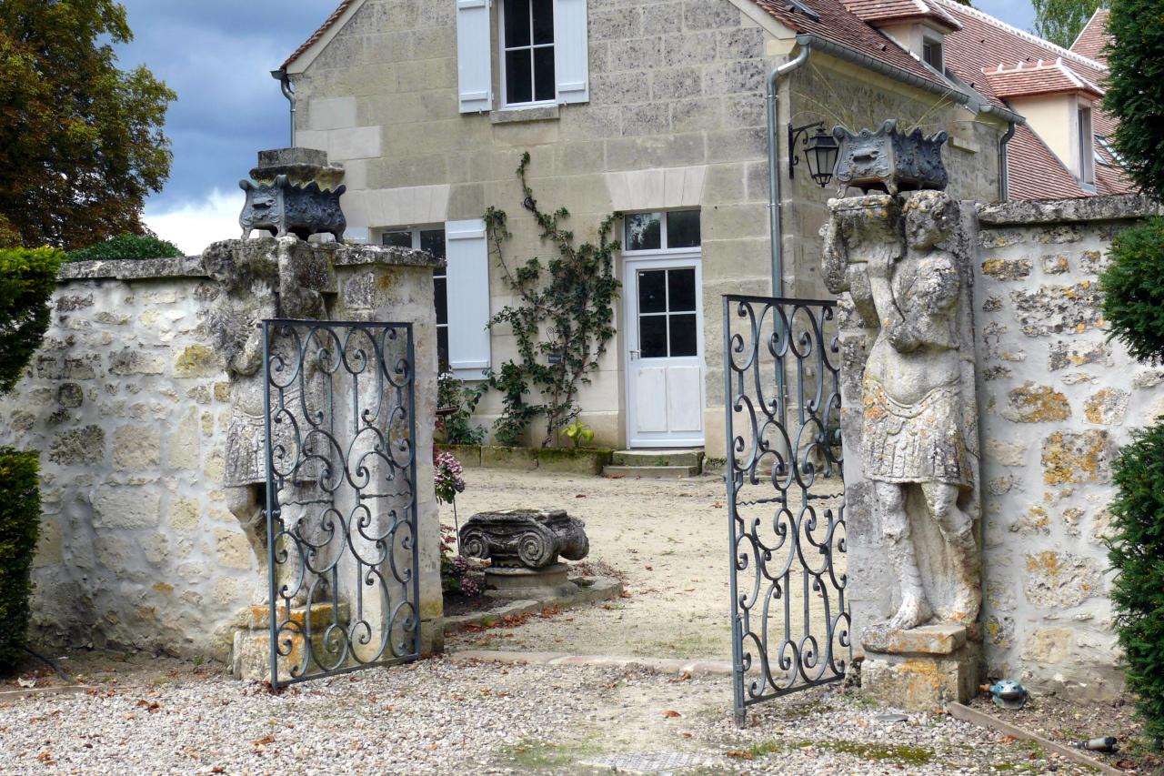 Les jardins de la Muette ( Colosse romain) et le Château (41)
