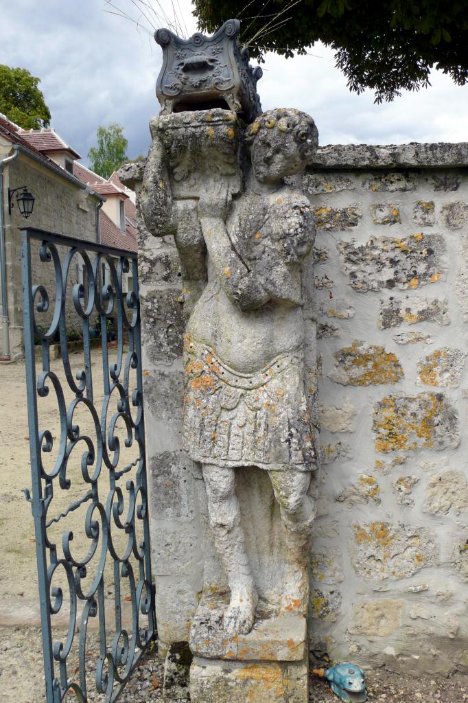 Les jardins de la Muette ( Colosse romain) et le Château (42)