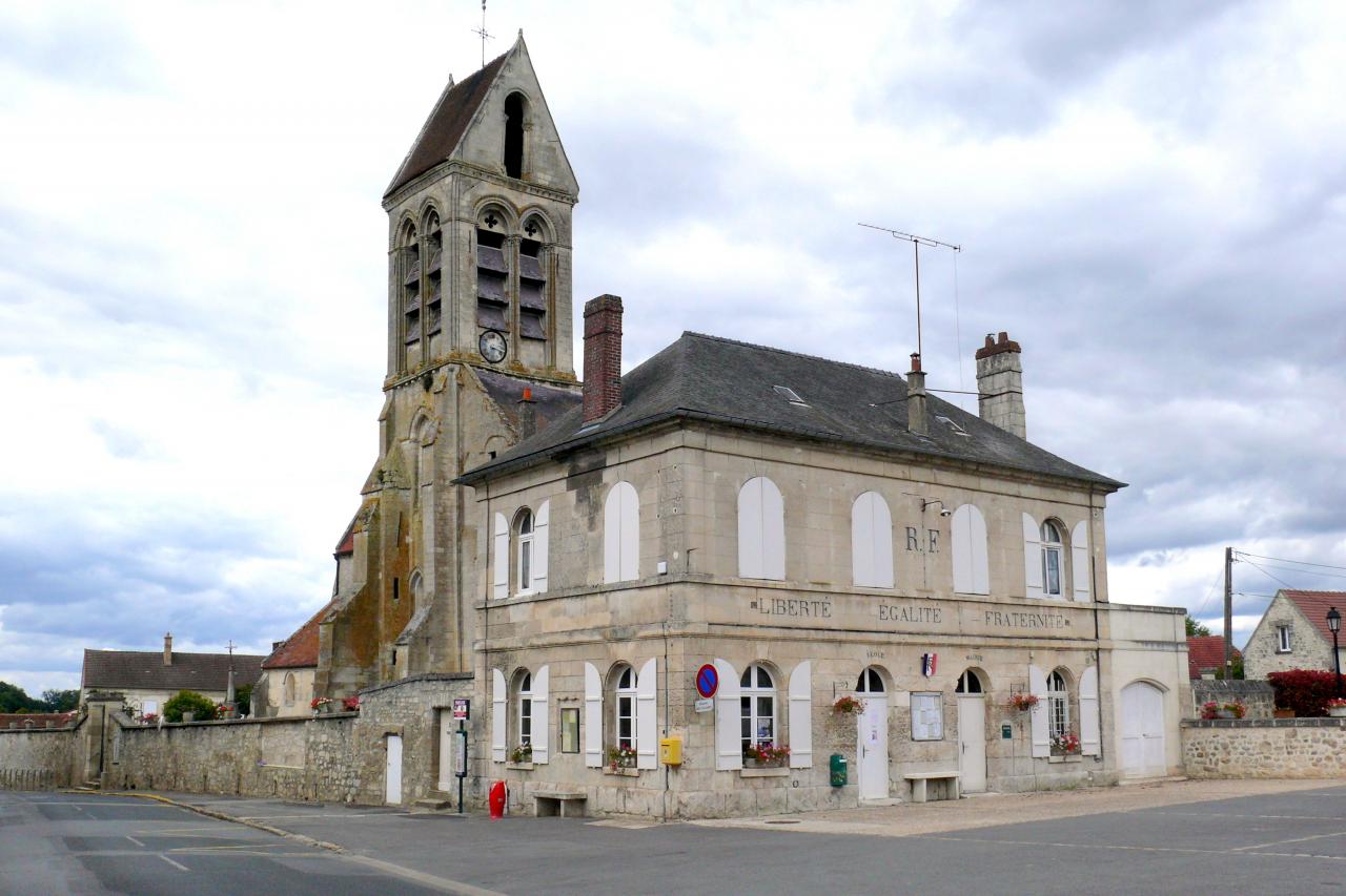 Mairie et Eglise Saint-Denis