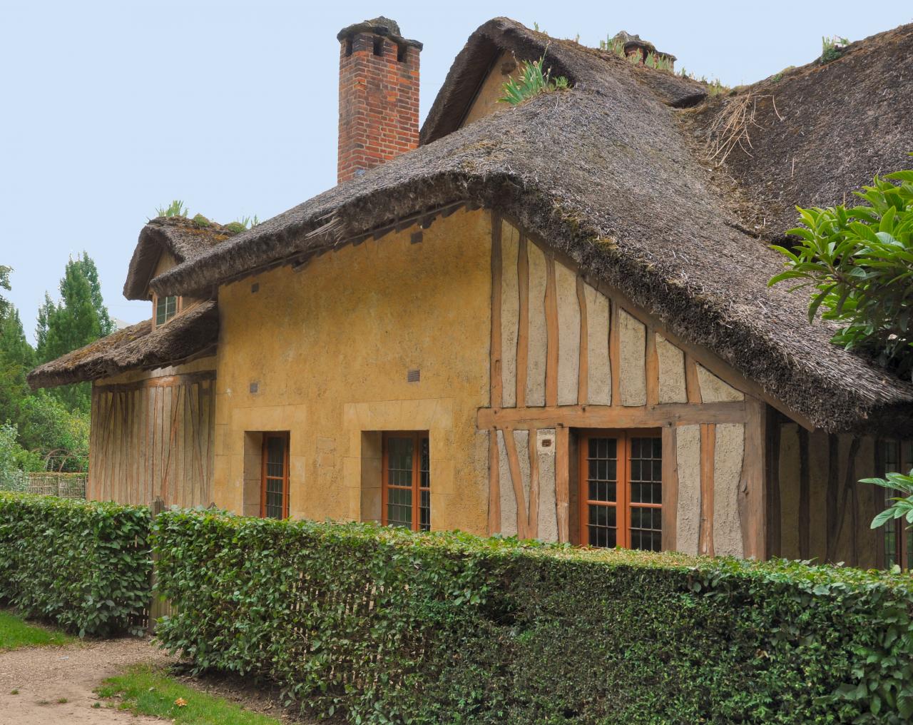 Maison du garde au hameau de la Reine (2)