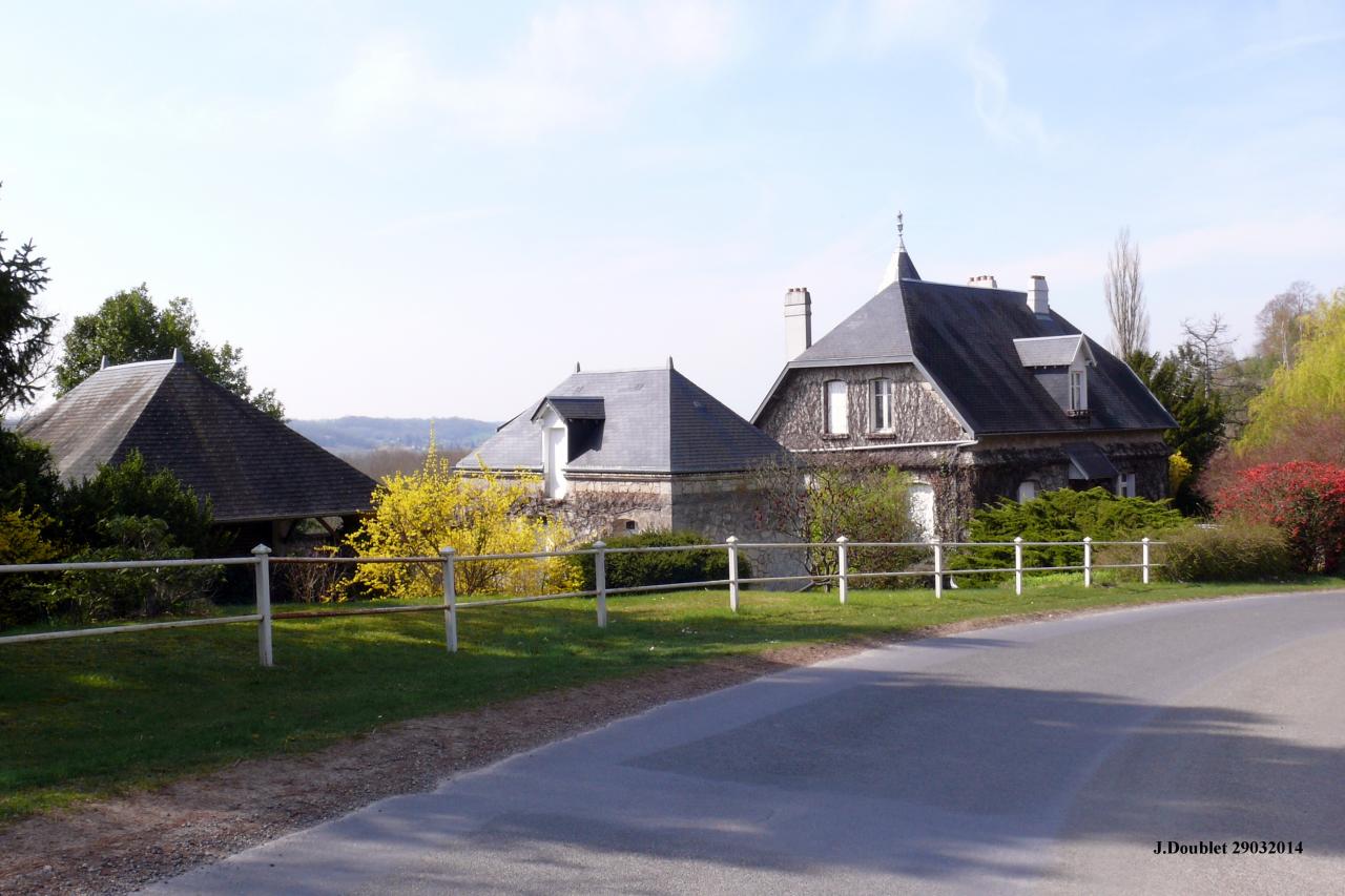 Monampteuil, le village et son église (24)