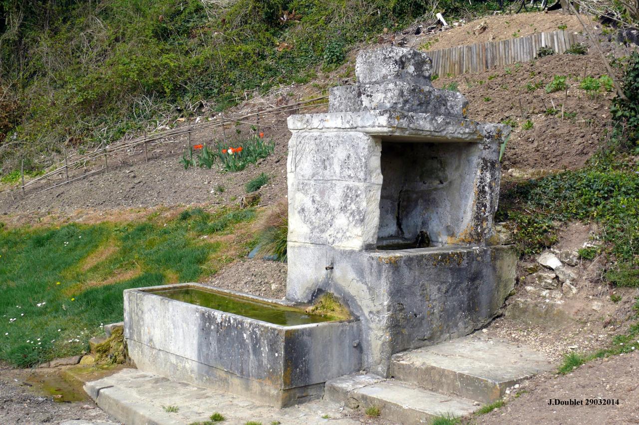 Monampteuil, le village et son église (8)