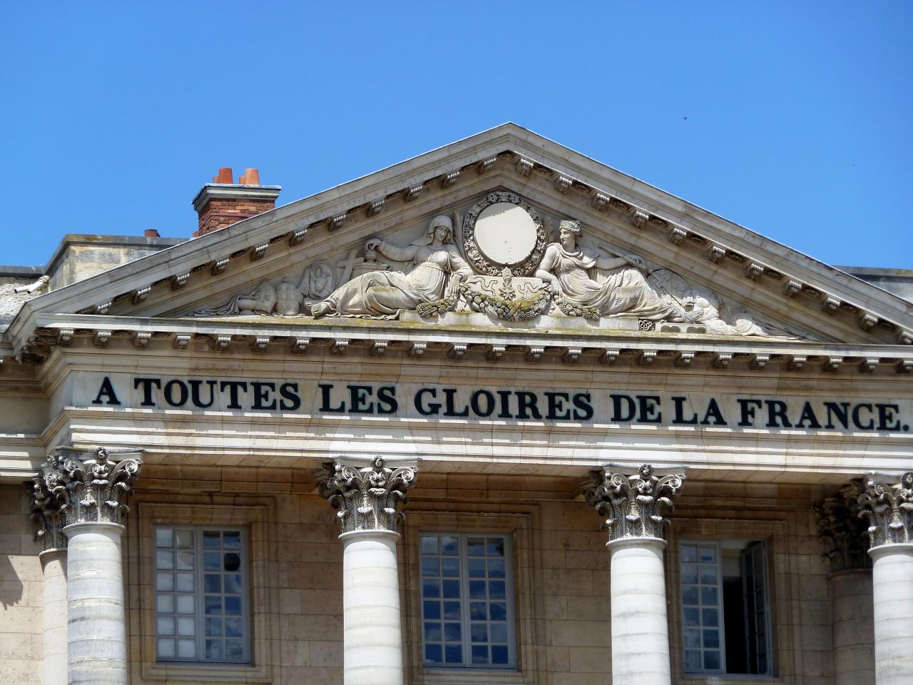 Musée national du Château de Versailles fronton