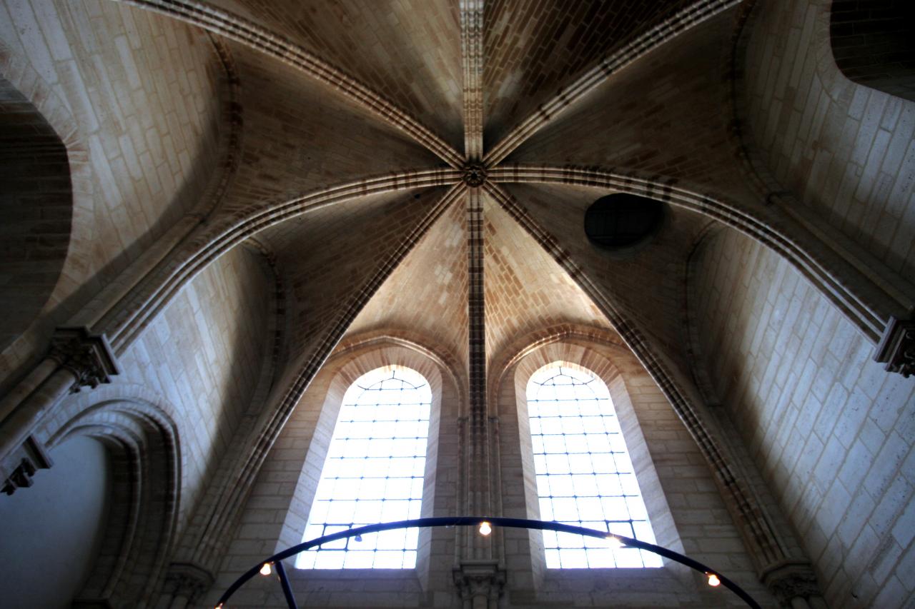 Notre dame de paris vue interieure salle nord