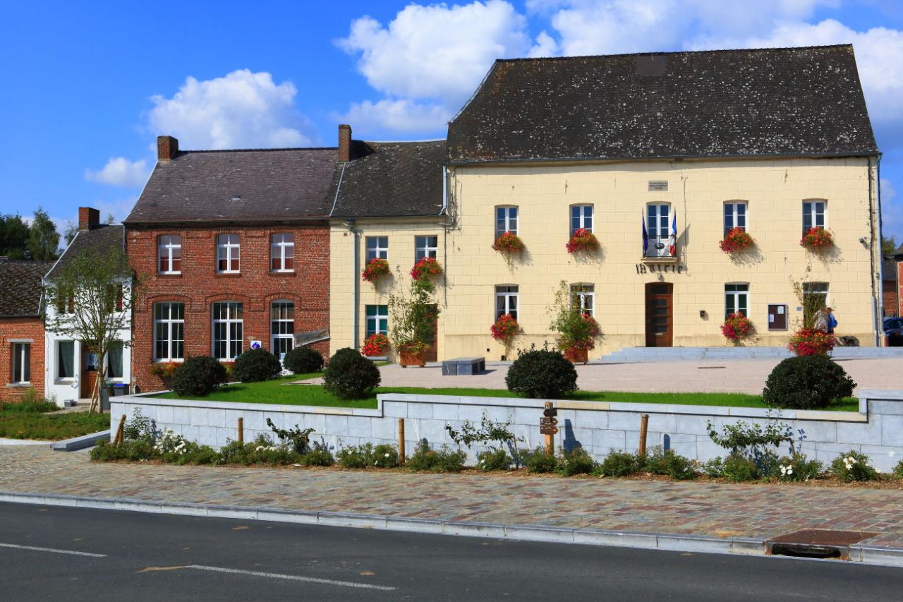 Place de la mairie (2)