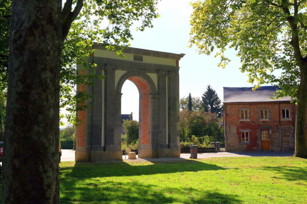 Portail de l'abbaye bénédictine  détruite en 1792