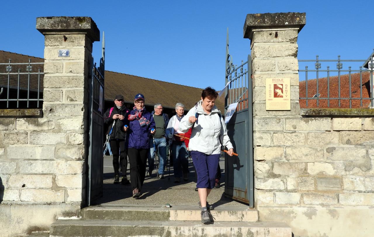 Randonnée intercommunale Vailly 01052016 (14)