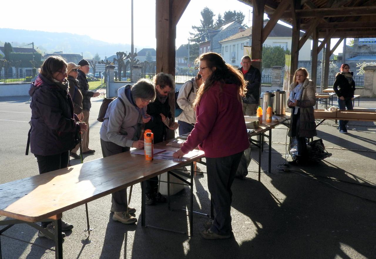 Randonnée intercommunale Vailly 01052016 (2)