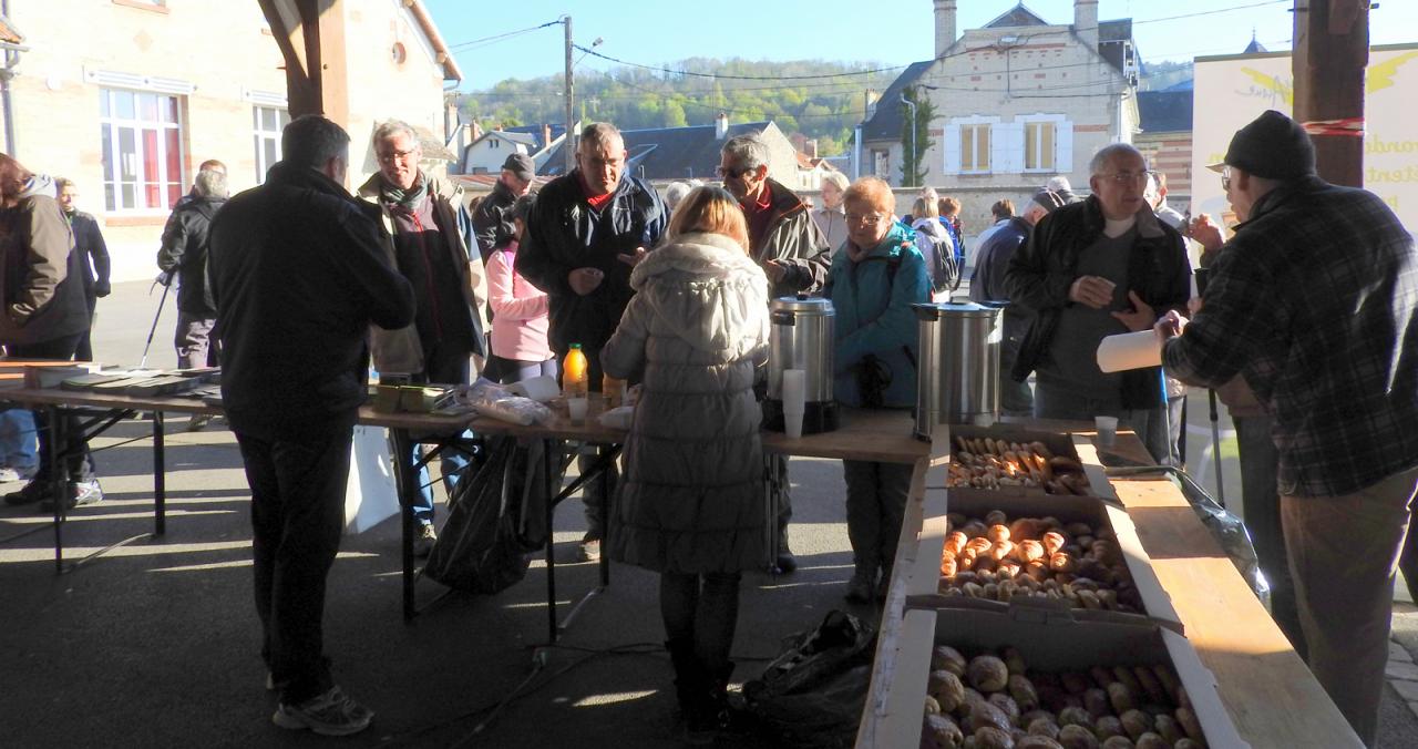 Randonnée intercommunale Vailly 01052016 (8)